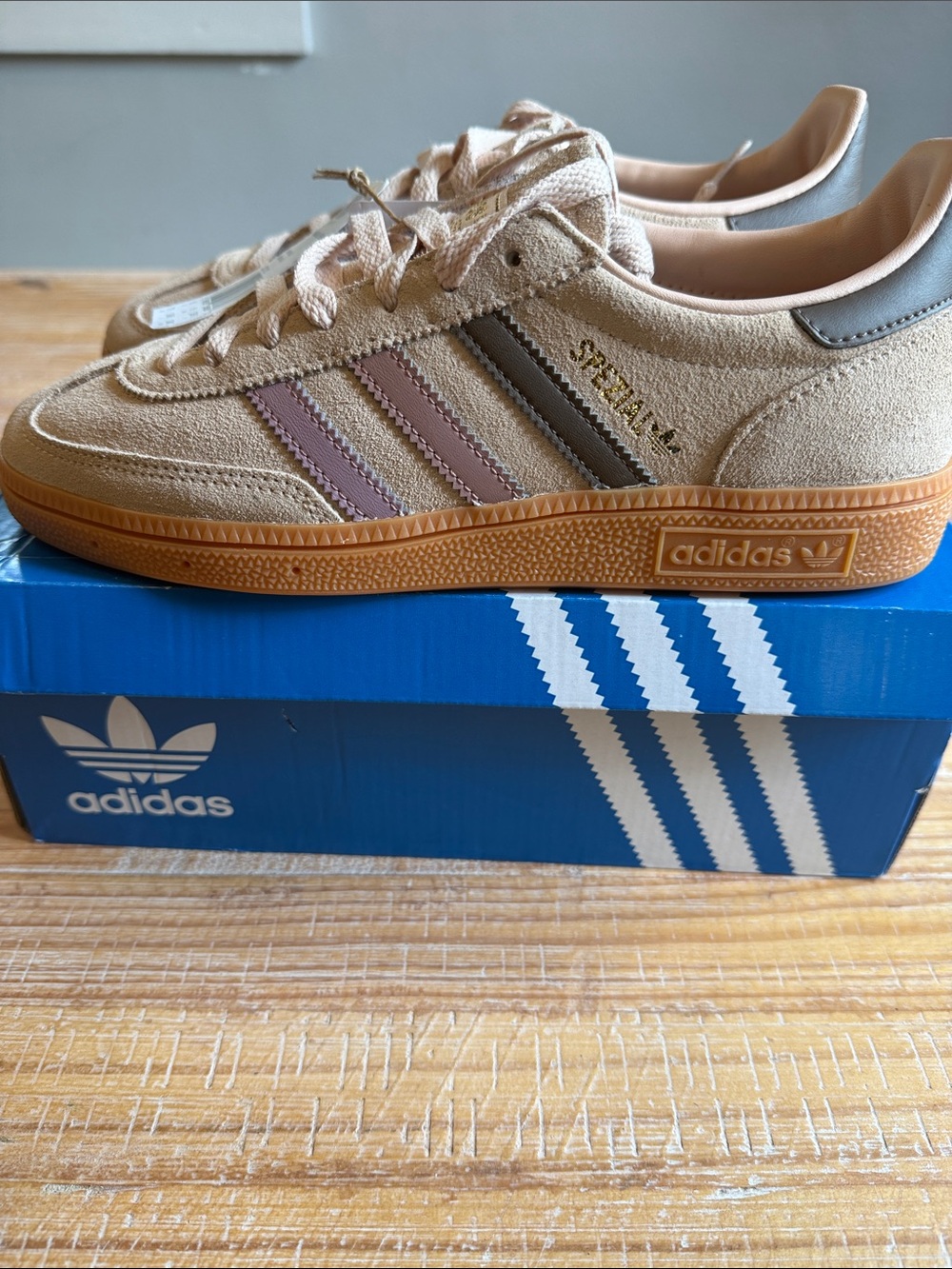 adidas Handball Spezial Suede Sneaker in Beige with Pink & Gray Stripes - Picture 3 of 7